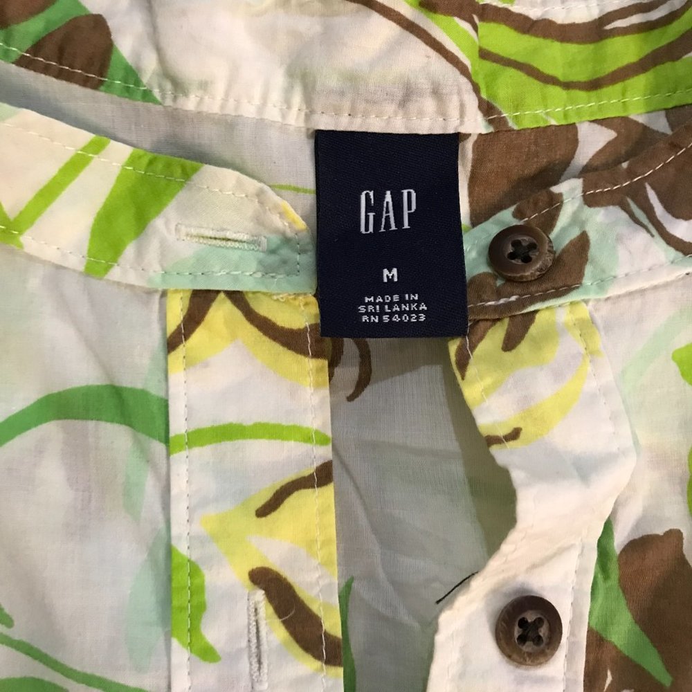 Excellent Condition White Leaf Like Pattern Upper… - image 3